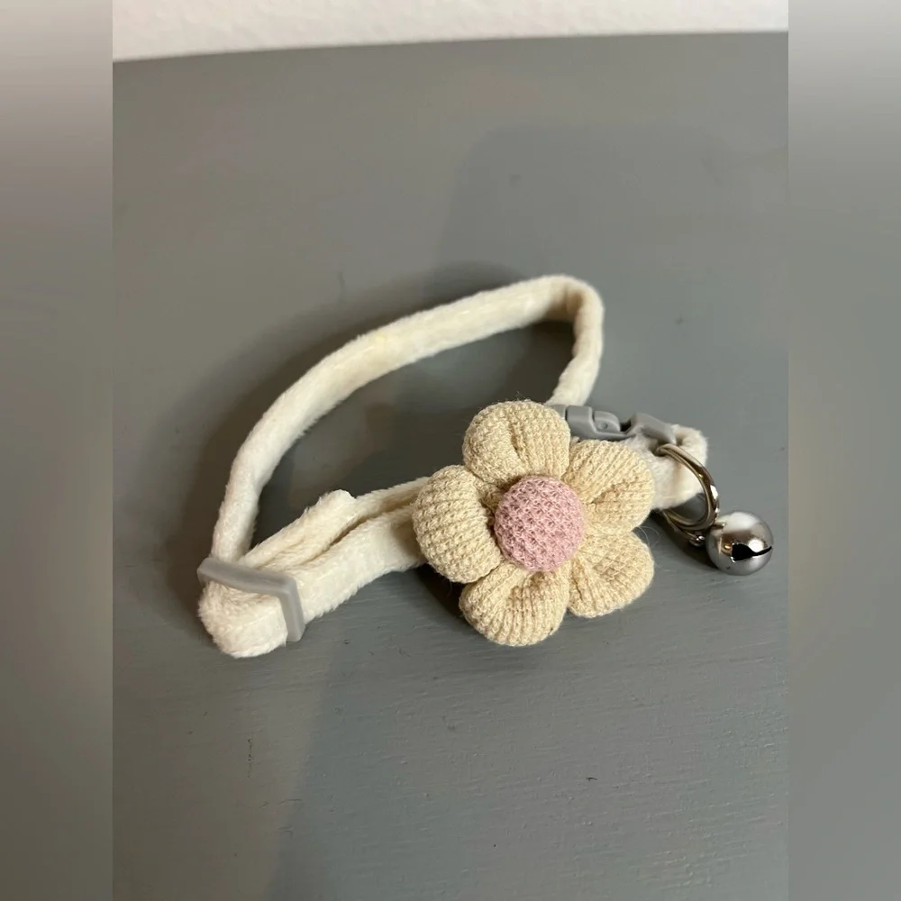 Cream White Flower Cat Collar w/ Bell | Soft Velvet Adjustable Breakaway Kitten